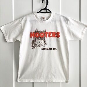 Hooters, Vintage T shirt, Norman, Oklahoma, Mens, Size Med, Good Condition